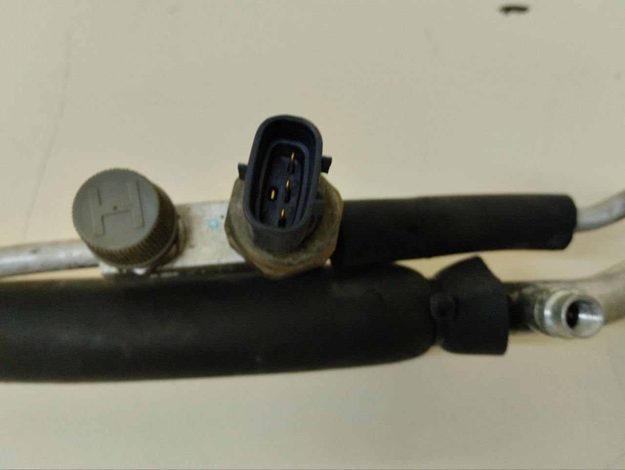 Трубка кондиционера Land Rover Discovery 3 (L319) 2004-2009