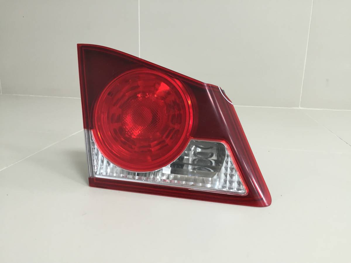 Фонарь задний внутренний левый Honda Civic 4D 2006-2012