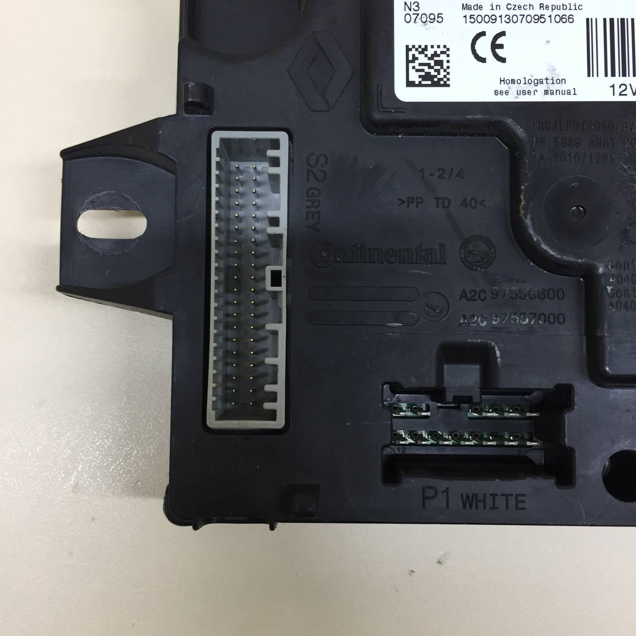 Блок комфорта Renault Duster (HSA, HSM) 2012> Блок комфорта Renault Duster (HSA, HSM) 2012>