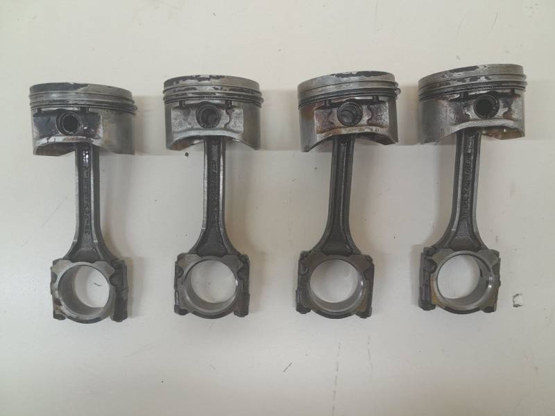 Поршень с шатуном Nissan Almera Classic (B10) 2006-2013 Поршень с шатуном Nissan Almera Classic (B10) 2006-2013
