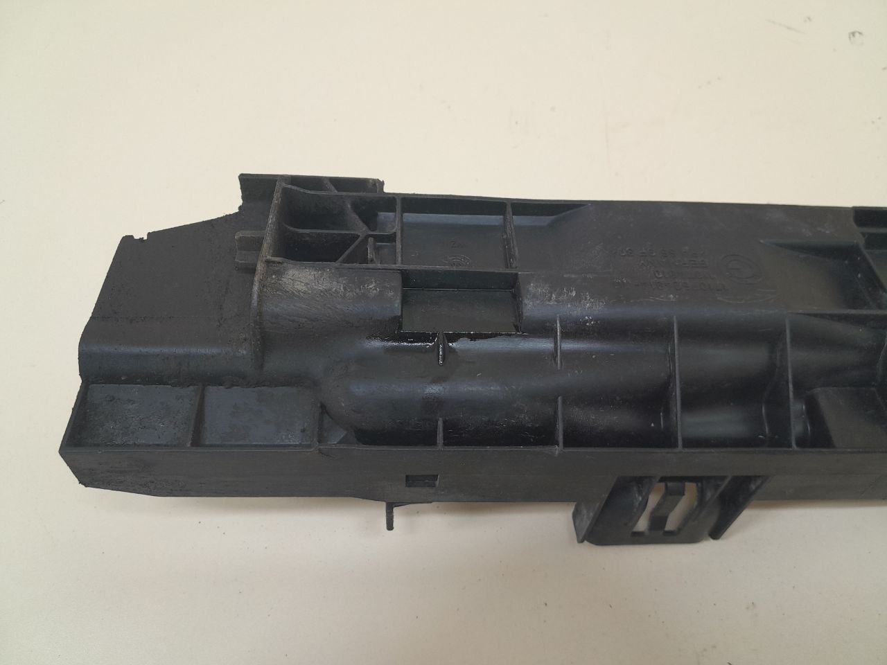 Кронштейн радиатора BMW 3-series E90/E91 2005-2011 Кронштейн радиатора BMW 3-series E90/E91 2005-2011