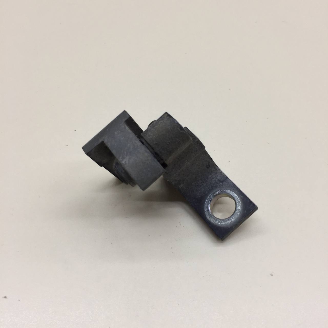 Петля двери Volkswagen Polo (MK5) 2011-2020 Петля двери Volkswagen Polo (MK5) 2011-2020
