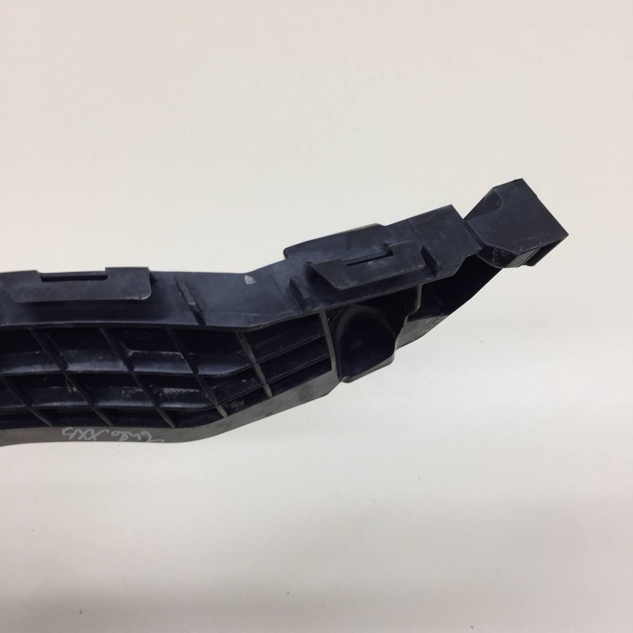 Кронштейн переднего бампера левый Toyota Rav 4 (XA40) 2013-2019