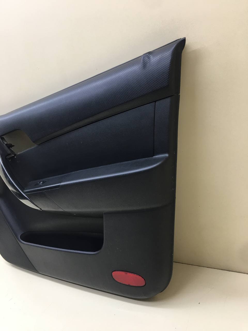 Обшивка двери передней правой Chevrolet Aveo T250 2005-2011