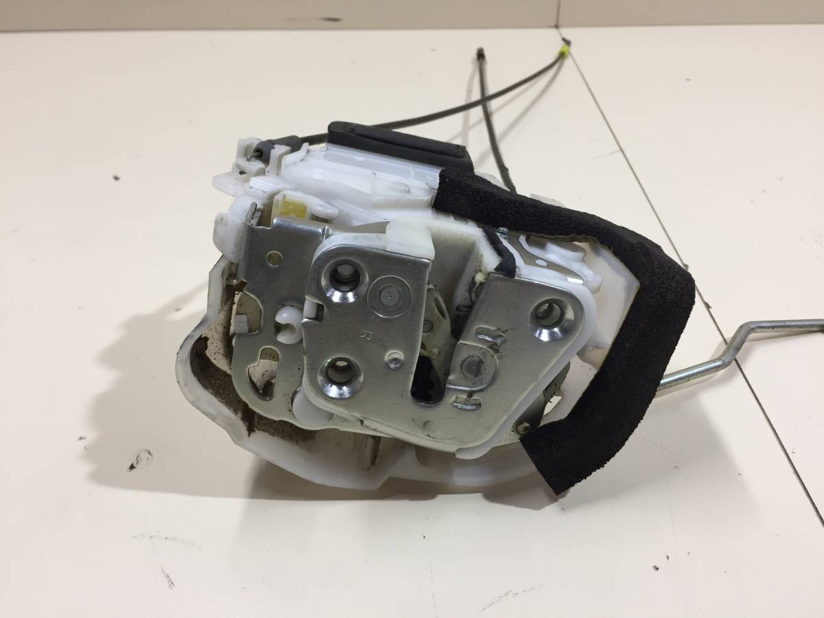 Замок двери передней правой Subaru Impreza (G12) 2007-2012