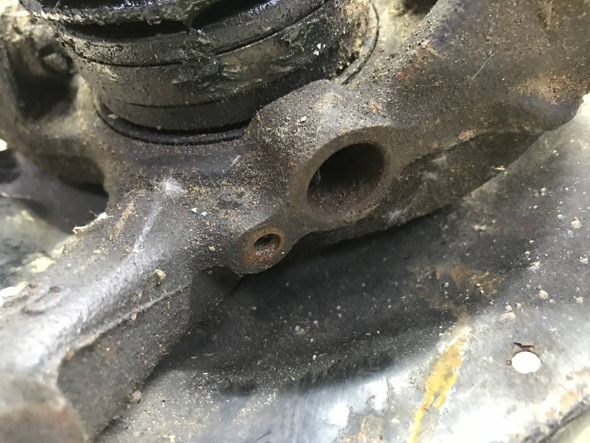 Кулак поворотный передний правый Toyota Vitz (P10) 1999-2005