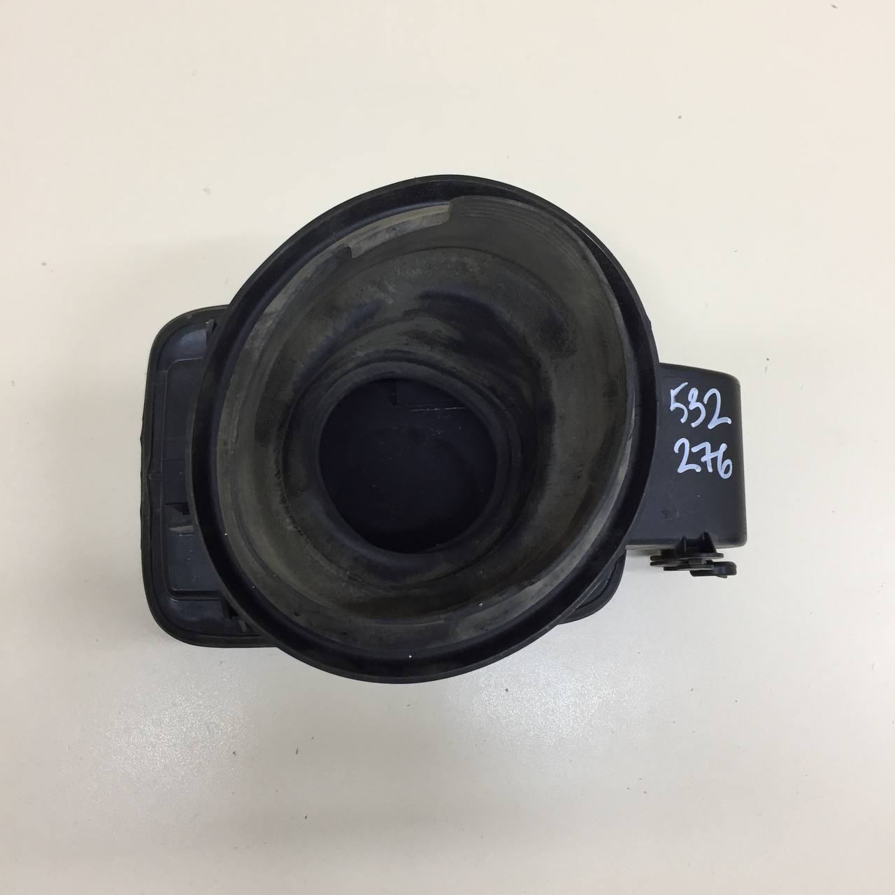 Лючок бензобака BMW 3-series E90/E91 2005-2011 Лючок бензобака BMW 3-series E90/E91 2005-2011