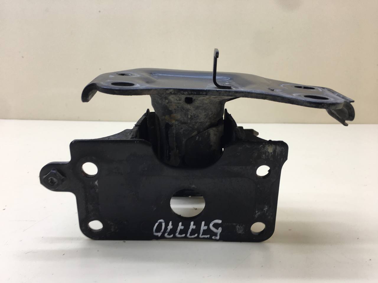 Опора КПП левая Toyota Rav 4 (XA40) 2013-2019