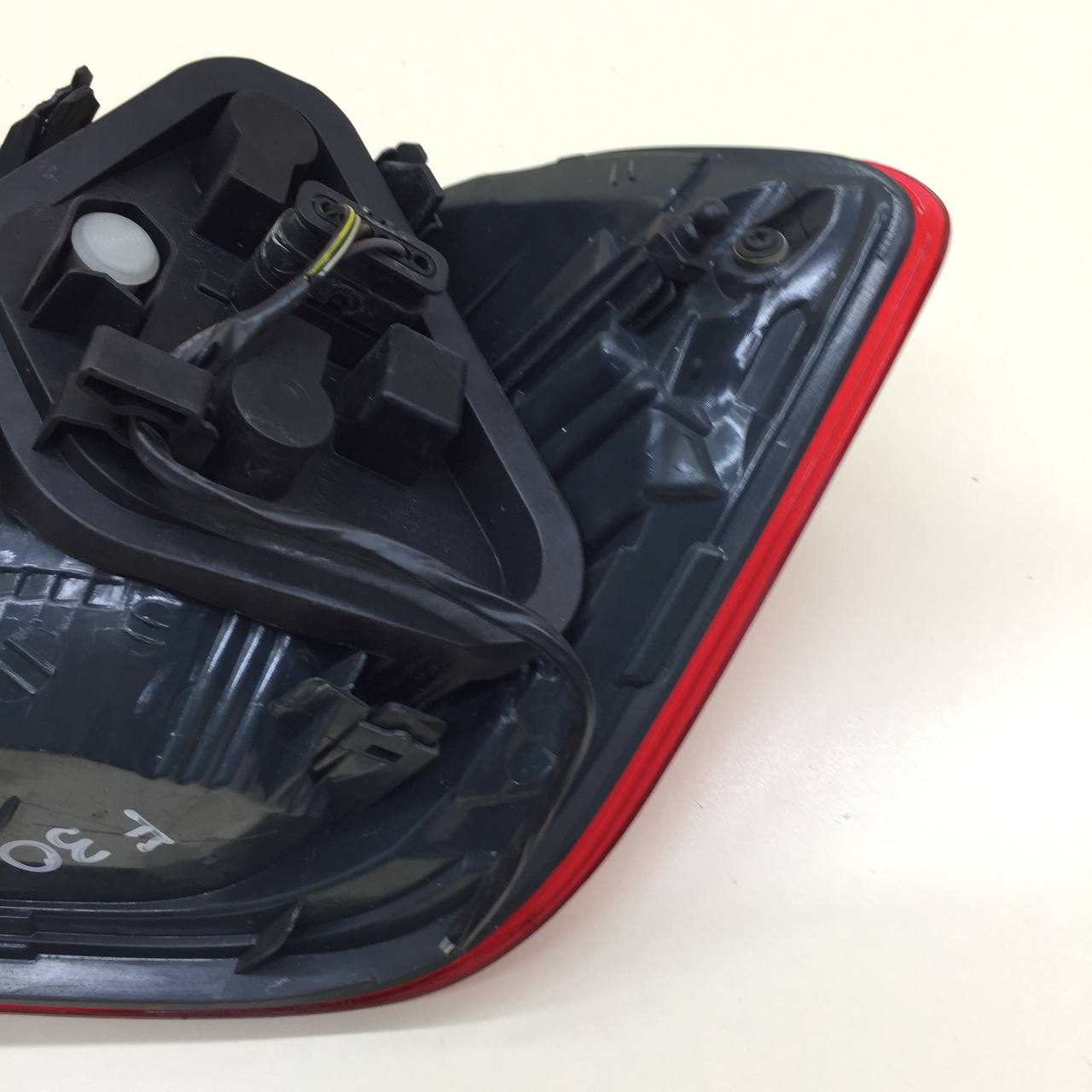 Фонарь задний наружный левый BMW 3-series F30/F31 2011>