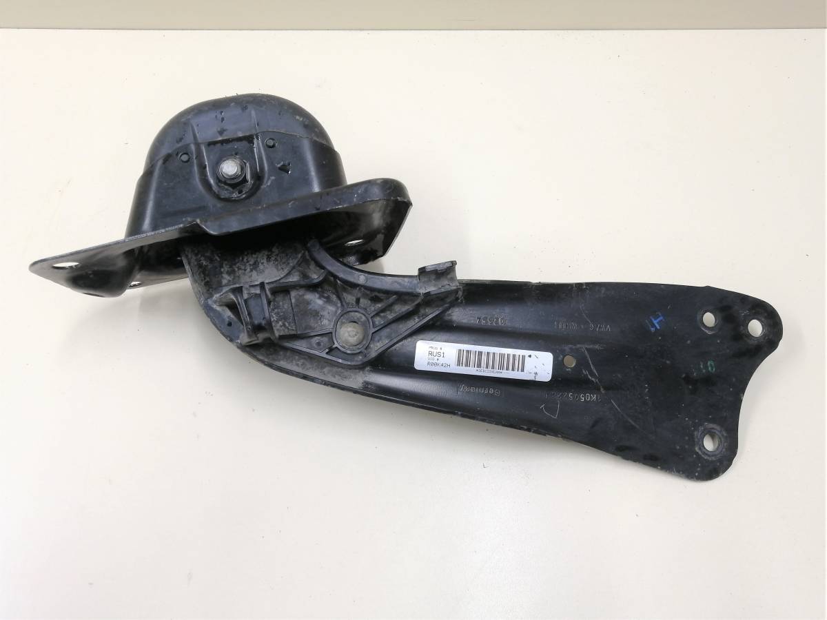 Рычаг задний продольный правый Volkswagen Jetta (A6) 2010-2019 Рычаг задний продольный правый Volkswagen Jetta (A6) 2010-2019
