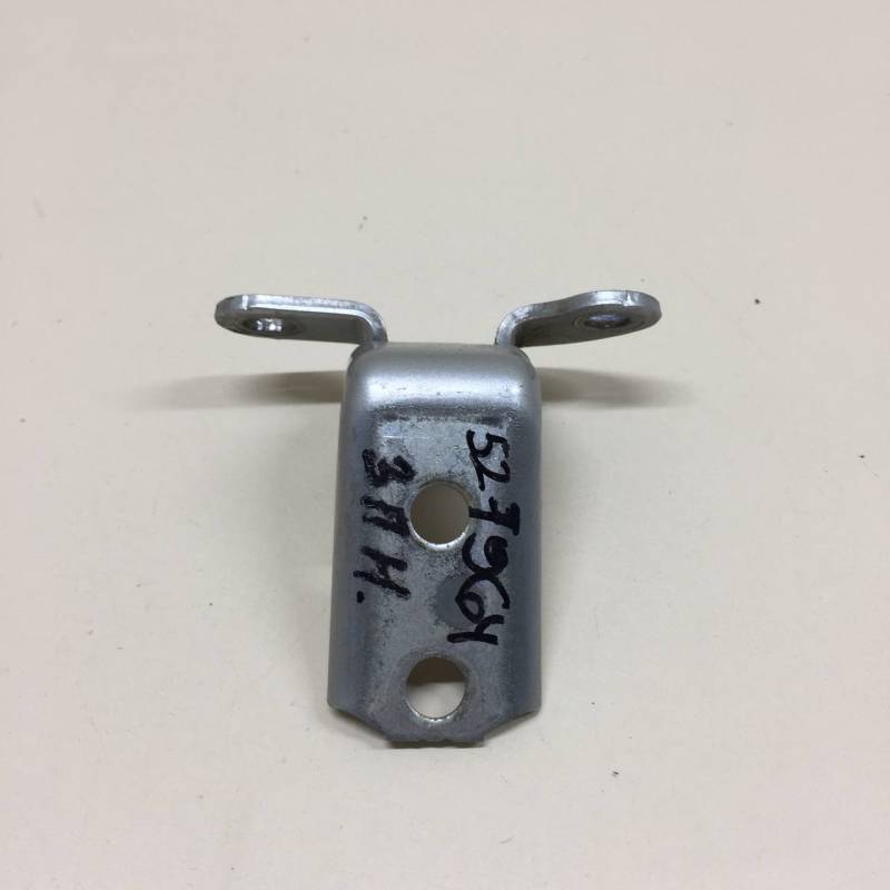 Петля двери задней правой нижняя Toyota Auris (E150) 2006-2012 Петля двери задней правой нижняя Toyota Auris (E150) 2006-2012