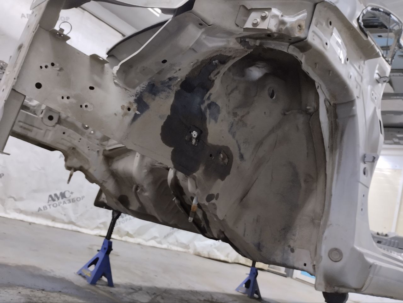 Четверть передняя левая Kia Venga (YN) 2010-2017