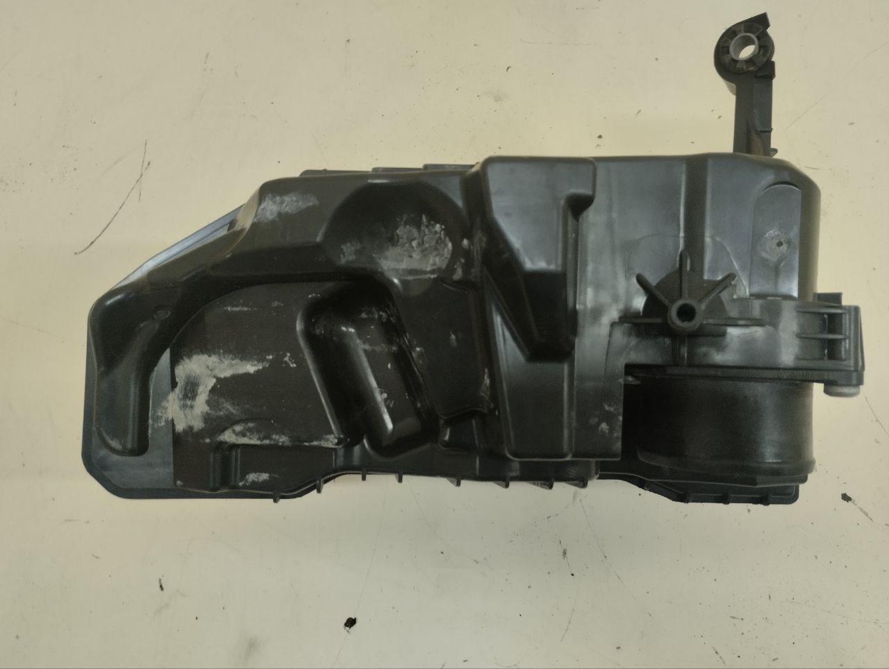 Корпус воздушного фильтра Renault Duster (HSA, HSM) 2012> Корпус воздушного фильтра Renault Duster (HSA, HSM) 2012>