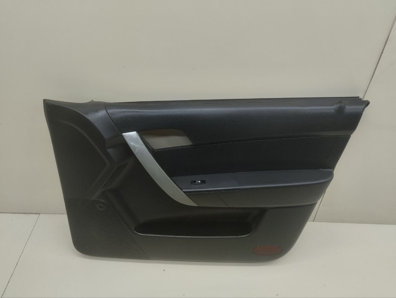 Обшивка двери передней правой Chevrolet Aveo T250 2005-2011