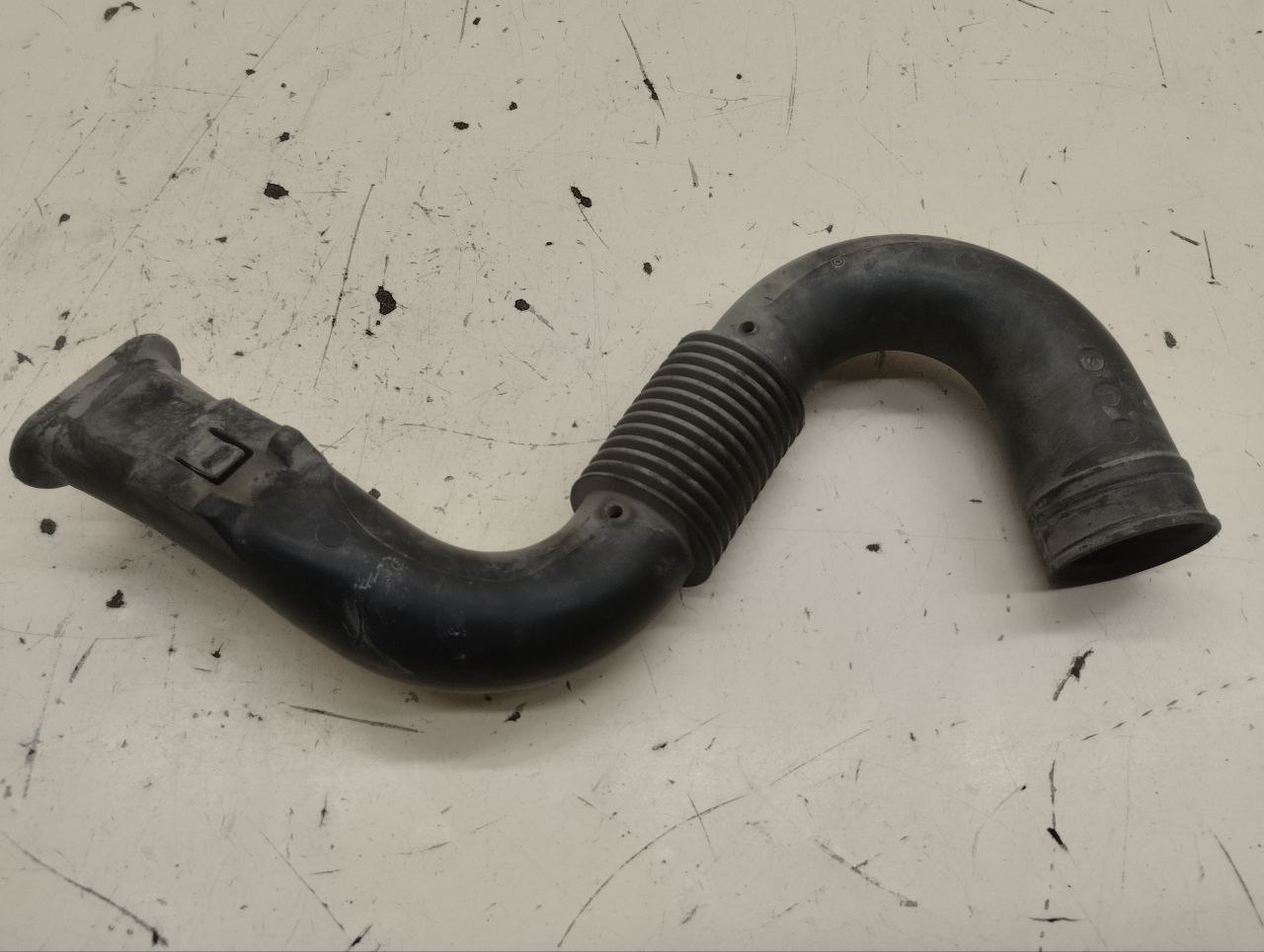 Патрубок воздушного фильтра Renault Logan (2) 2014>