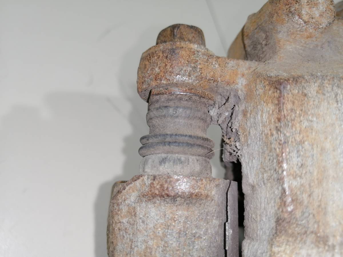Суппорт передний правый Subaru Impreza (G12) 2007-2012 Суппорт передний правый Subaru Impreza (G12) 2007-2012