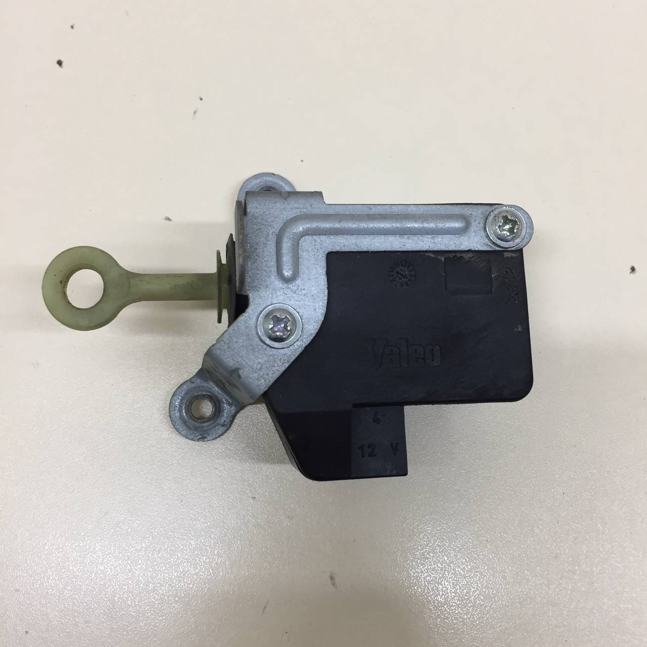 Замок багажника Peugeot 107 2006-2014 Замок багажника Peugeot 107 2006-2014