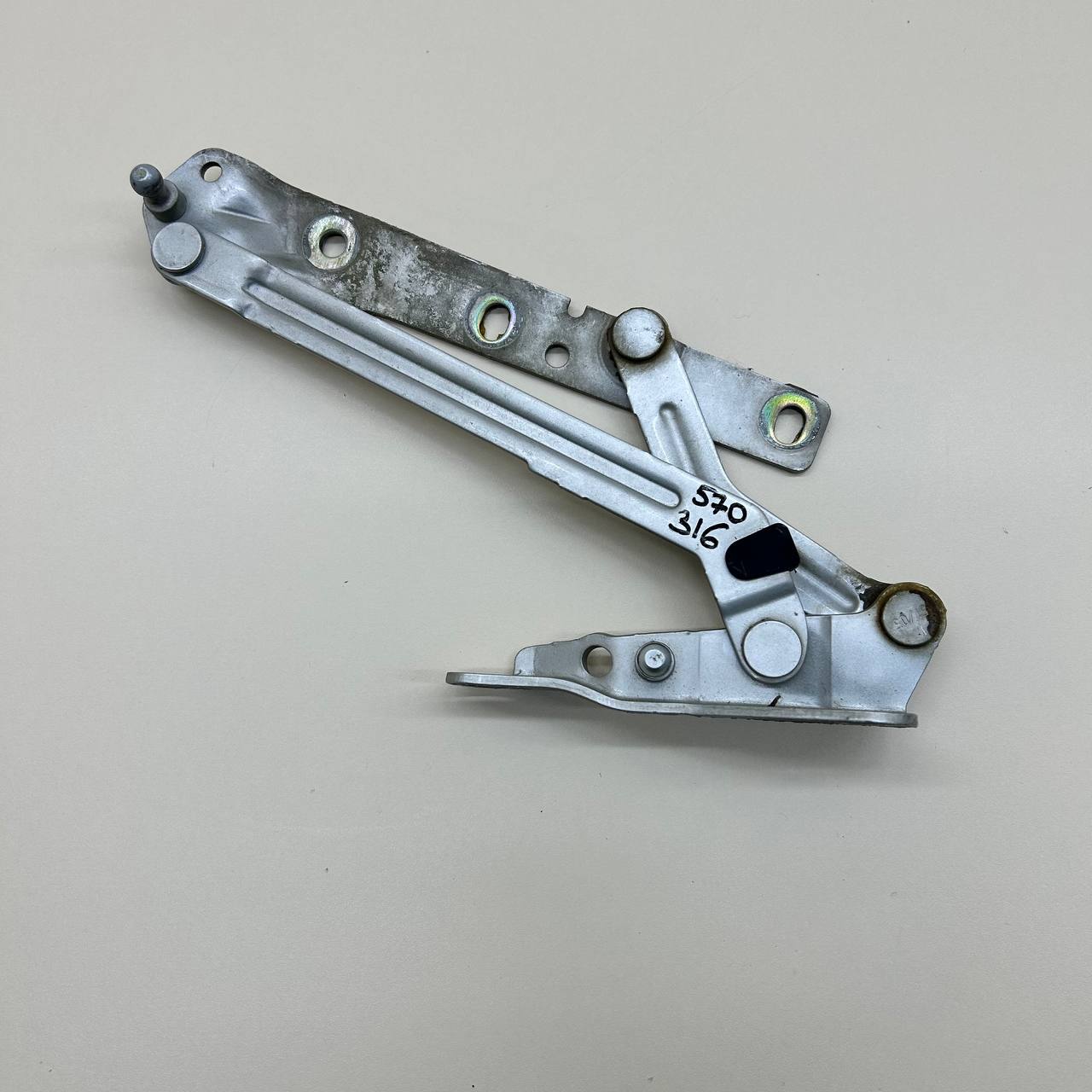 Петля крышки багажника Ford Focus 2 (DA) 2005-2008