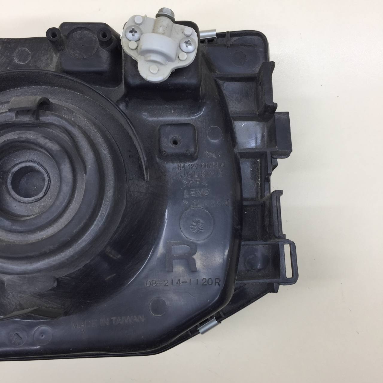 Фара правая Mitsubishi Pajero/Montero 2 (V1, V2, V3, V4) 1991-1996