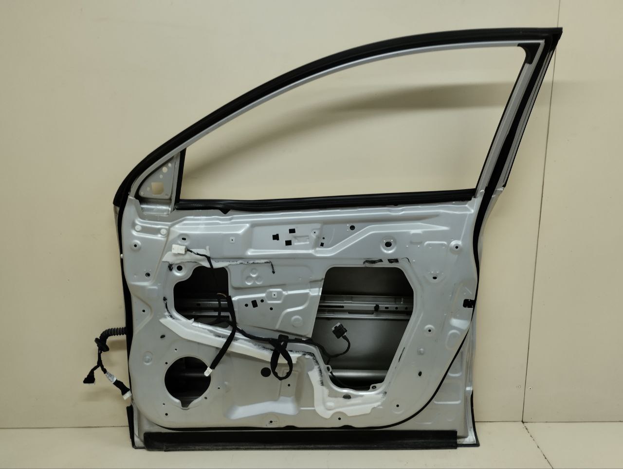 Дверь передняя правая Nissan Qashqai (J11) 2014> Дверь передняя правая Nissan Qashqai (J11) 2014>