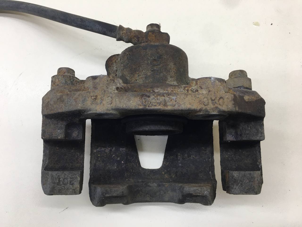 Суппорт передний левый ZAZ Chance 2009-2014