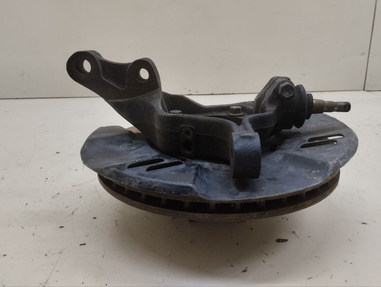 Кулак поворотный передний правый Subaru Legacy Outback (B14) 2010-2014