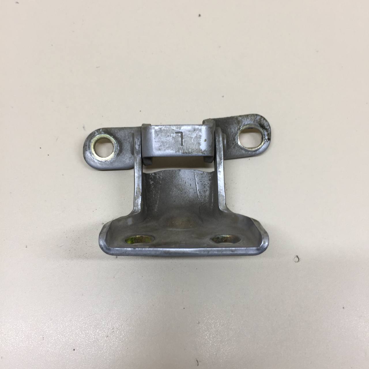 Петля двери задней левой верхняя Kia Spectra (SD) 2004-2011