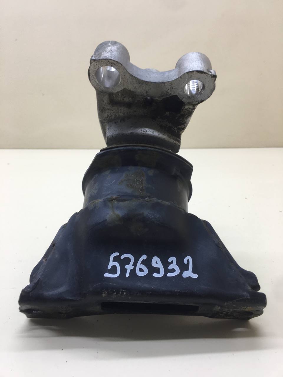 Опора двигателя правая Honda Civic 4D 2006-2012