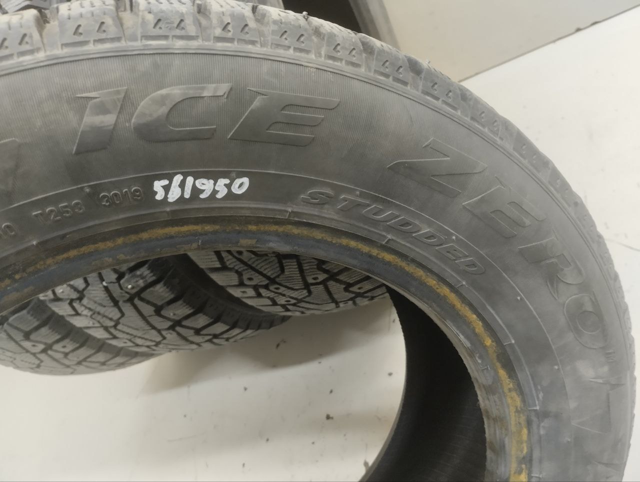 Шины к-кт R15 Зимние шипованные PIRELLI ICE ZERO.