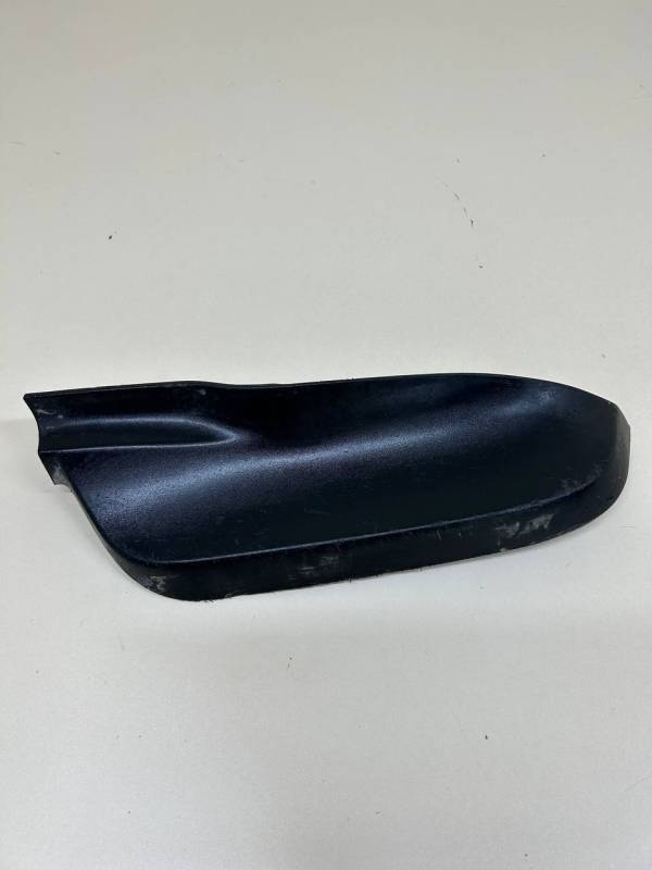 Спойлер переднего бампера левый Jeep Grand Cherokee (WK2) 2010>