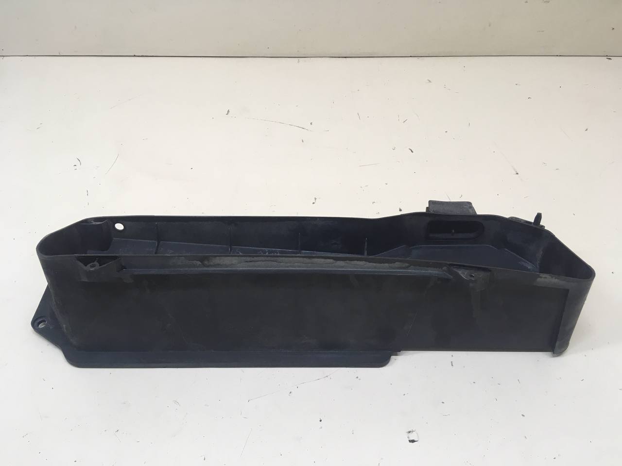 Воздухозаборник (внутри) Ford Fusion (JU) 2002-2012 Воздухозаборник (внутри) Ford Fusion (JU) 2002-2012
