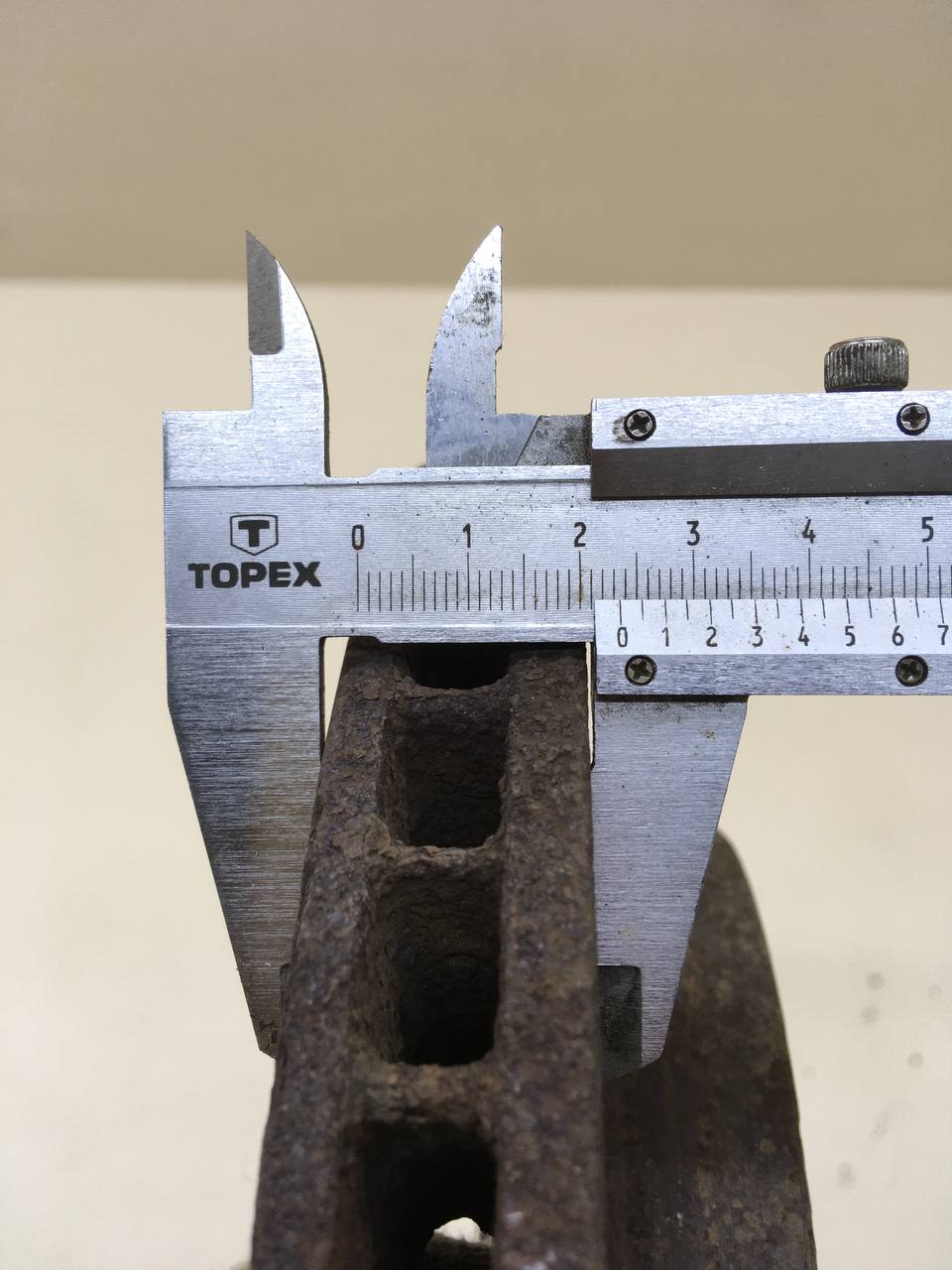 Диск тормозной передний Toyota Rav 4 (A20) 2000-2005