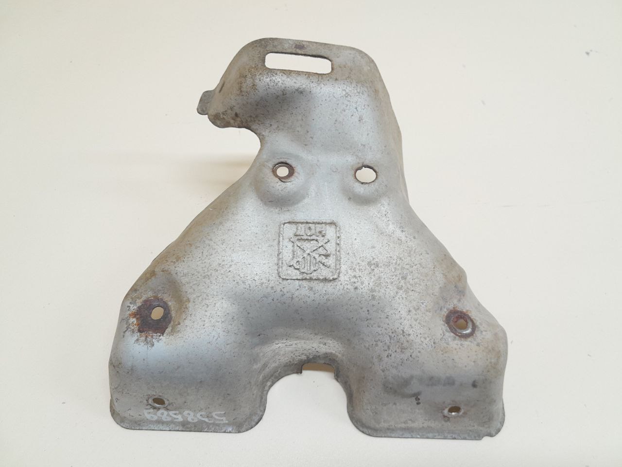 Экран тепловой Nissan Almera Classic (B10) 2006-2013 Экран тепловой Nissan Almera Classic (B10) 2006-2013