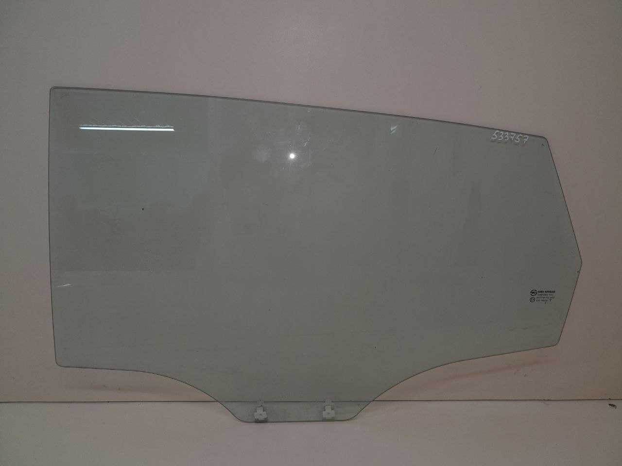 Стекло двери задней левой Hyundai Solaris (RB) 2010-2017