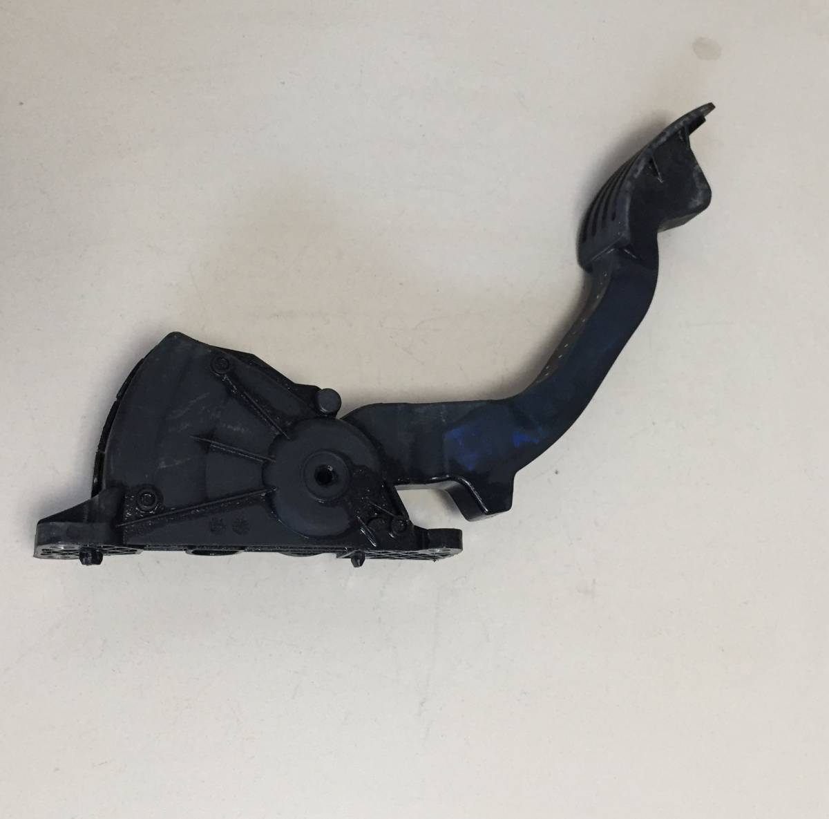 Педаль газа Ford Kuga (DR) 2008-2013
