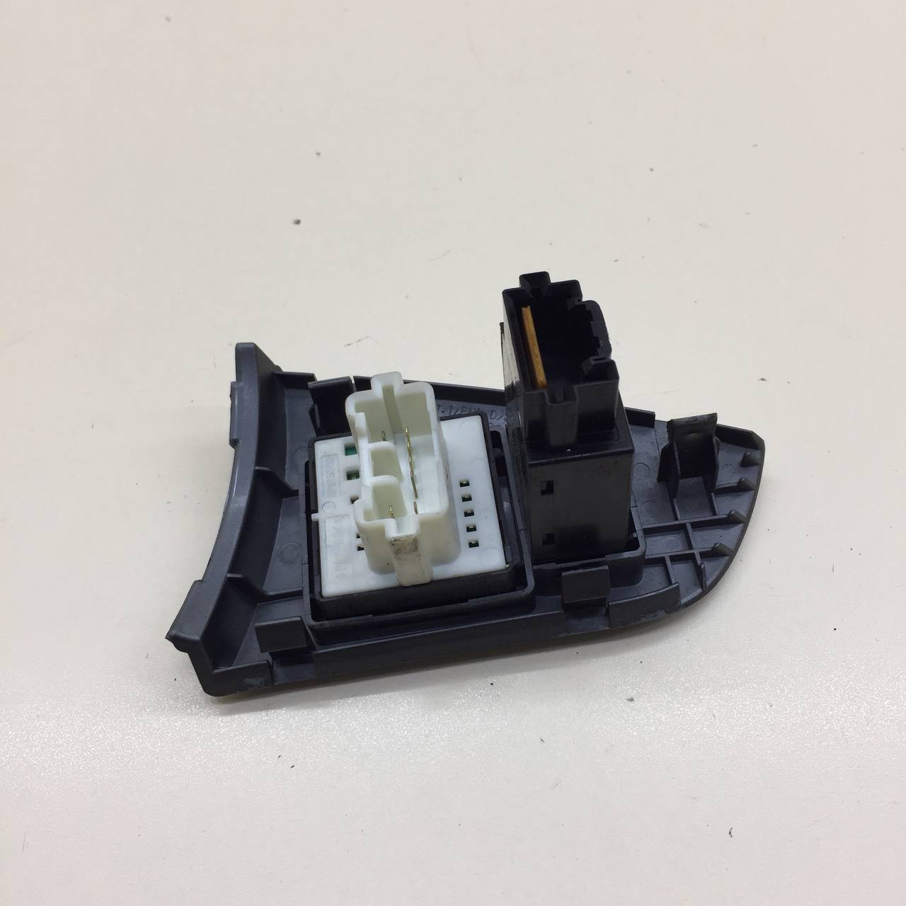 Блок кнопок Mitsubishi Lancer 9  (CS/Classic) 2000-2011