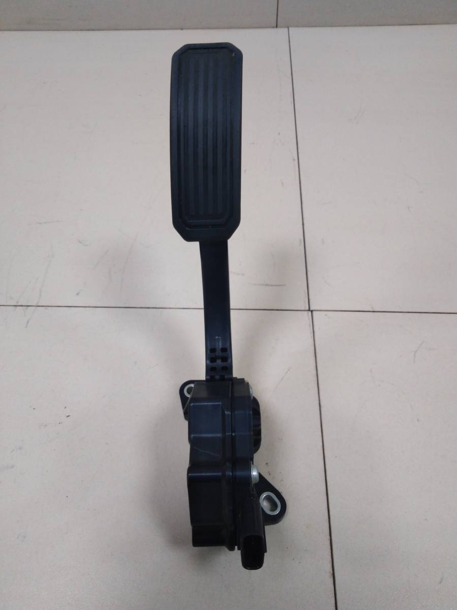 Педаль газа Toyota Corolla E150 2006-2013 Педаль газа Toyota Corolla E150 2006-2013