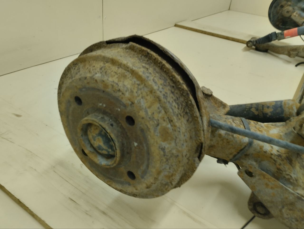 Балка задняя Peugeot 206 1998-2012 Балка задняя Peugeot 206 1998-2012
