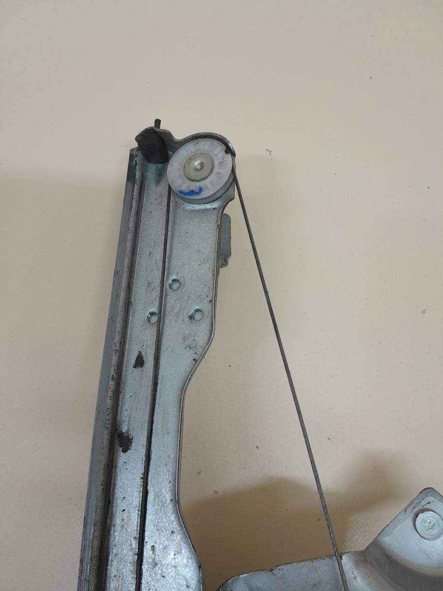 Стеклоподъемник электр. передний левый Renault Sandero 2009-2014