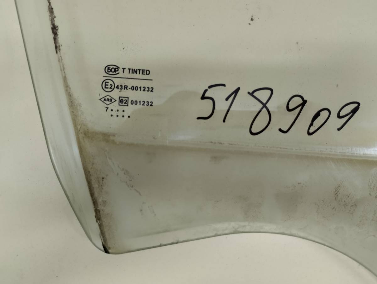 Стекло двери передней правой Renault Logan (1) 2005-2014