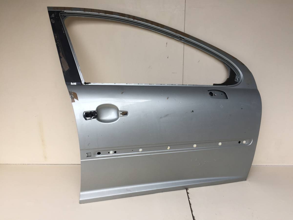 Дверь передняя правая Peugeot 207 2006-2013