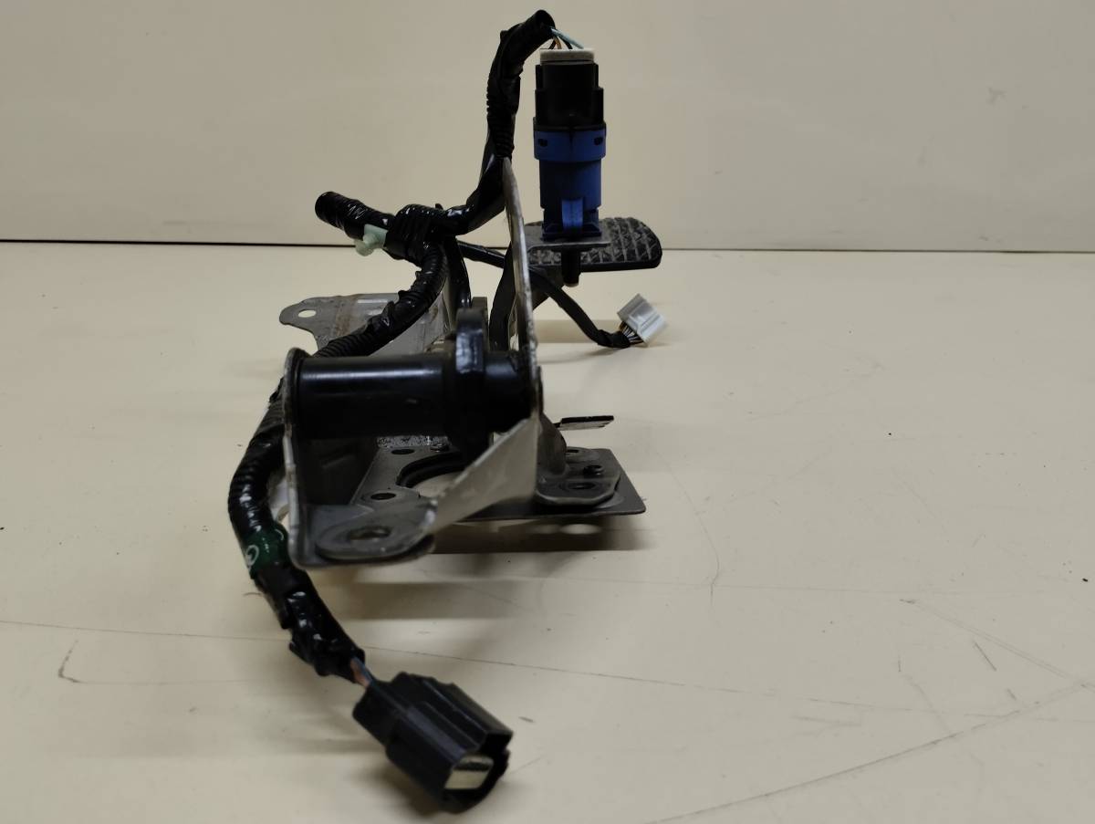 Педаль тормоза Mazda Mazda 3 (BL) 2009-2013