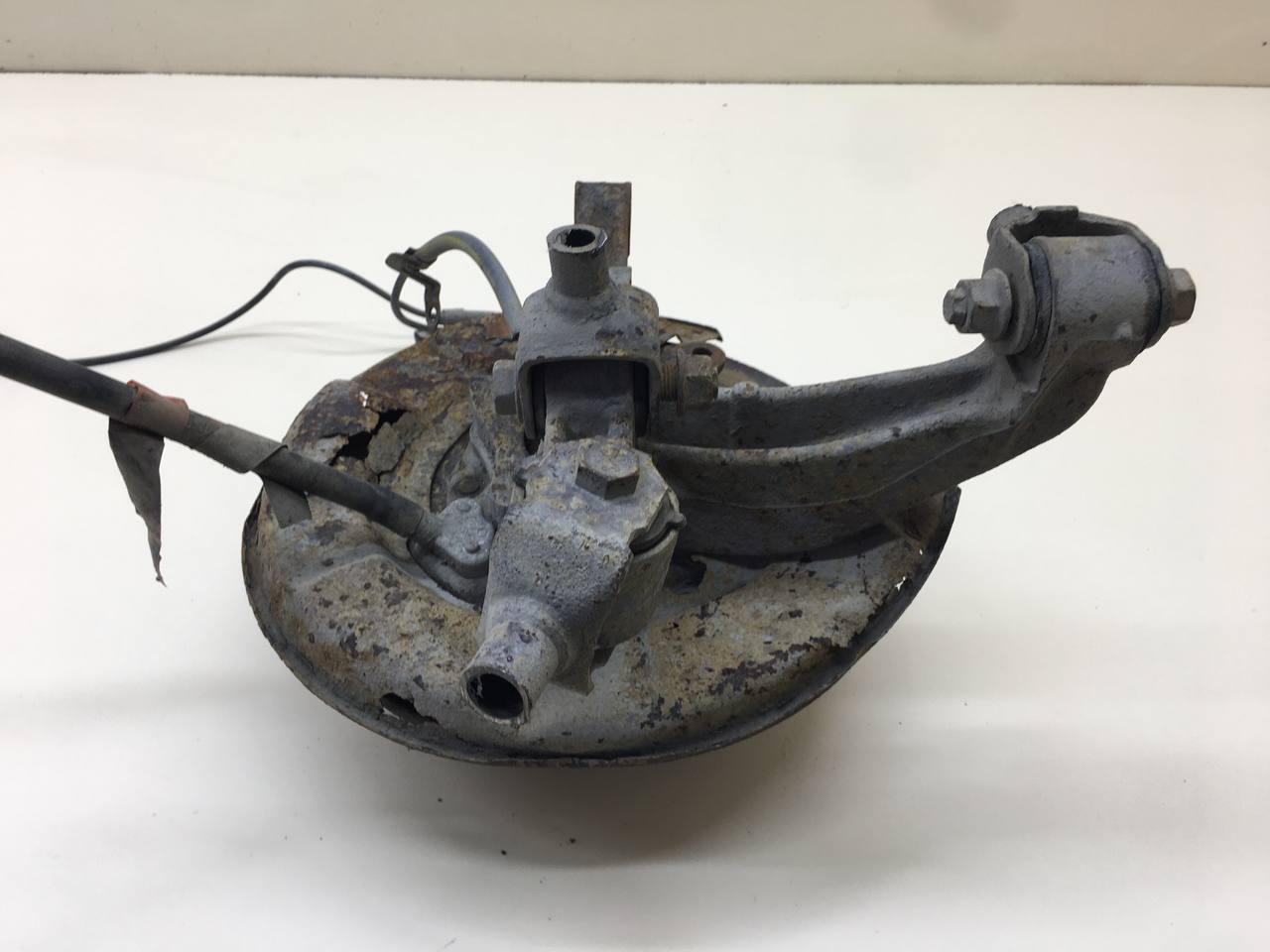 Кулак поворотный задний правый Toyota Camry (V30) 2001-2006 Кулак поворотный задний правый Toyota Camry (V30) 2001-2006