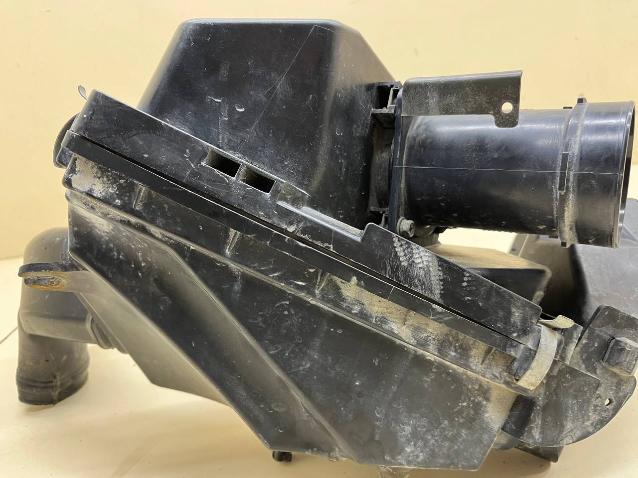 Корпус воздушного фильтра Nissan Primera (P12) 2002-2007