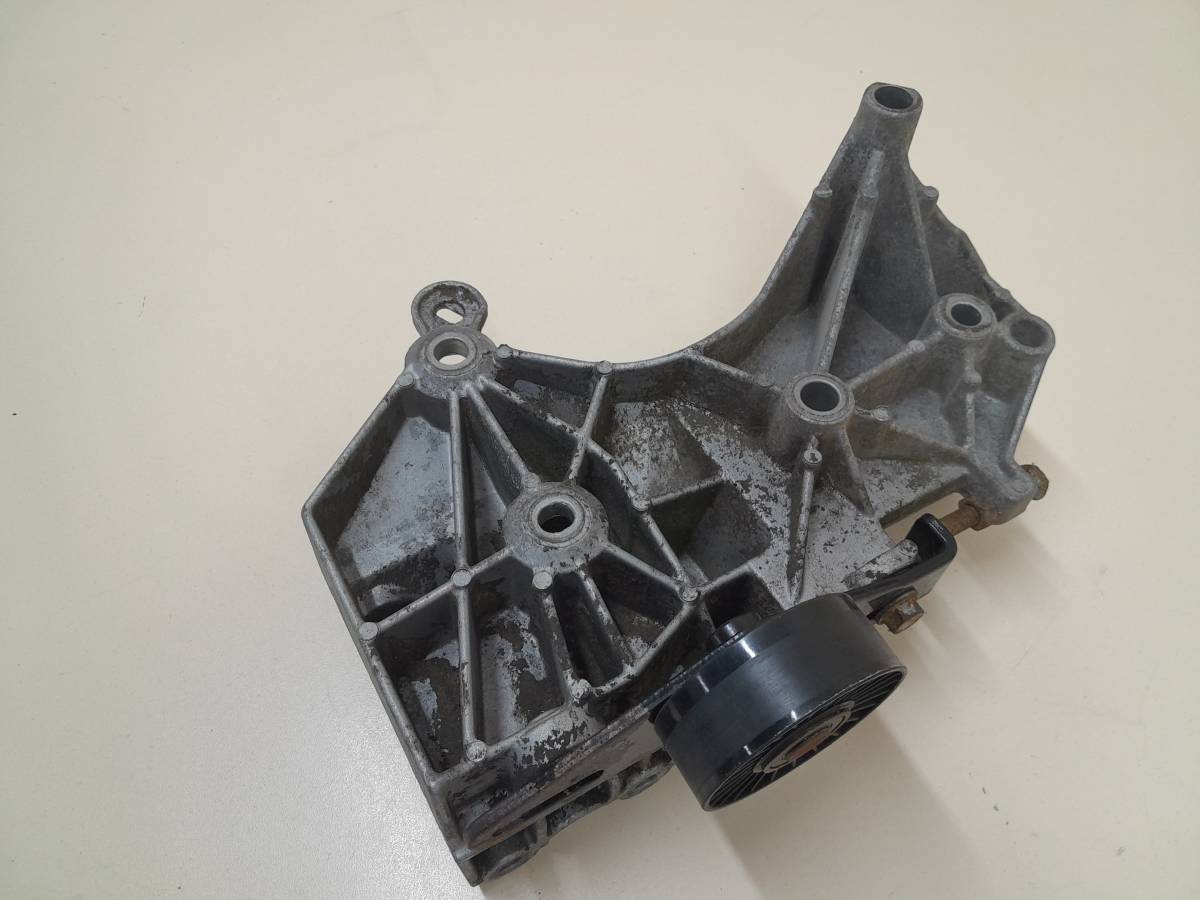 Кронштейн генератора Renault Logan (1) 2005-2014 Кронштейн генератора Renault Logan (1) 2005-2014