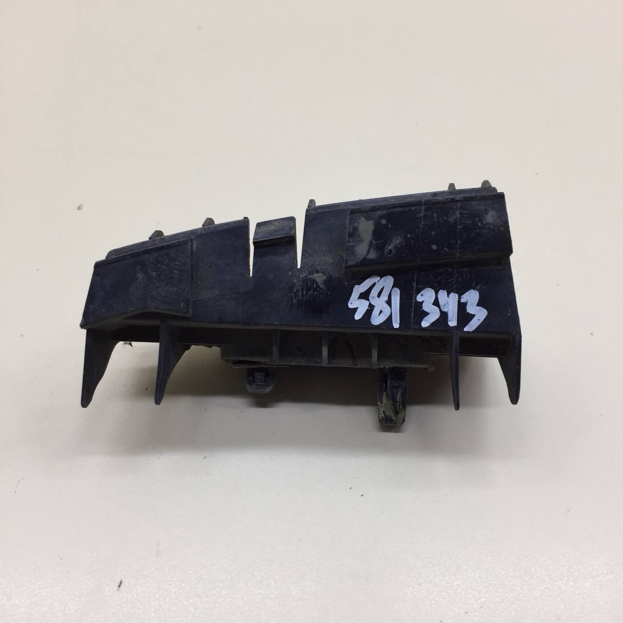 Кронштейн заднего бампера правый Toyota Corolla E120 2001-2007