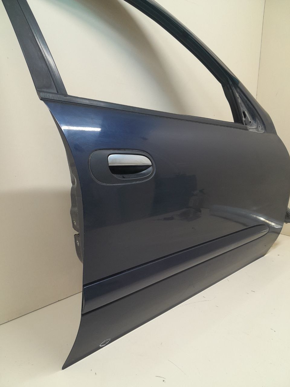 Дверь передняя правая Nissan Almera (N16) 2000-2006