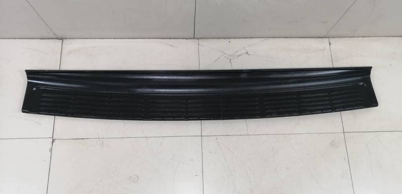 Накладка заднего бампера Toyota Land Cruiser (J200) 2007-2015