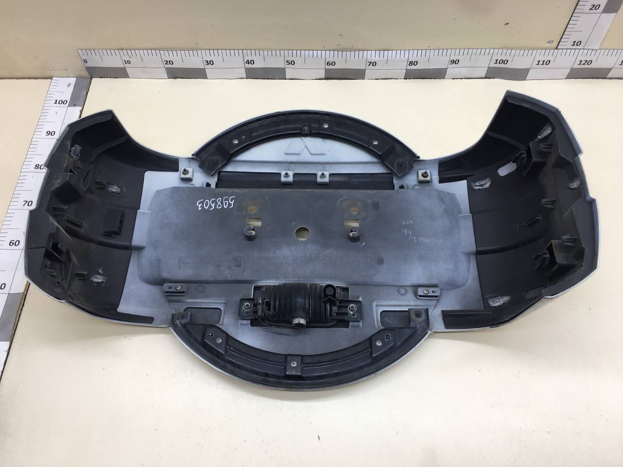 Накладка крышки багажника Mitsubishi Pajero/Montero 4 (V8, V9) 2007>