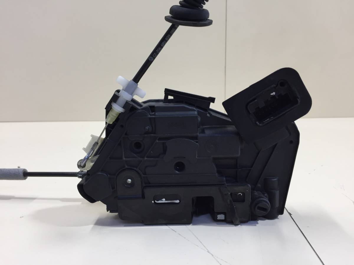 Замок двери задней правой Volkswagen Polo (MK5) 2011-2020